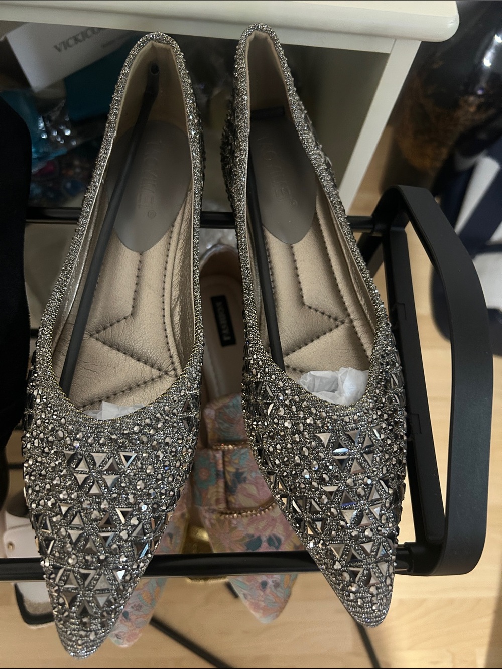 New never worn Women's Pointed Toe Glitter Flat - Silver